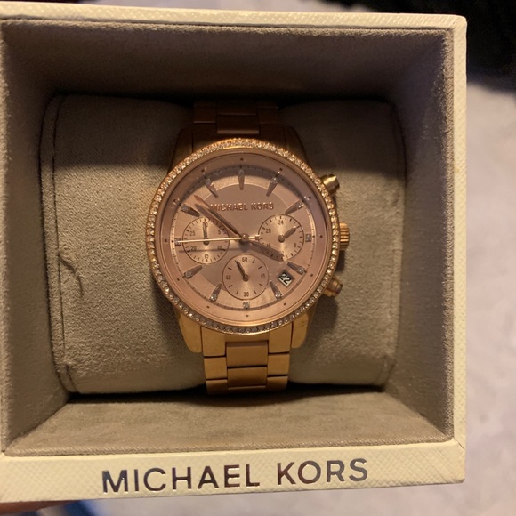 Rose gold Michael Kors watch - Picture 1 of 4